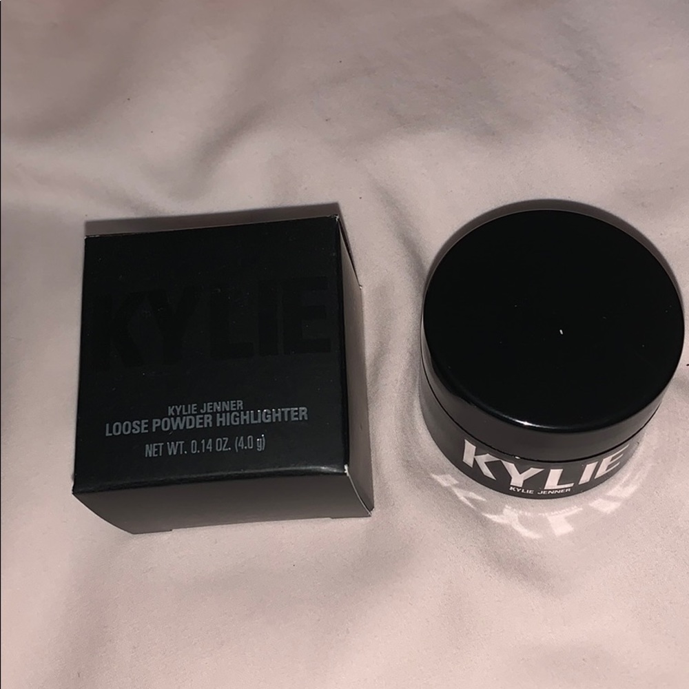 Kylie Cosmetics Loose Highlighter